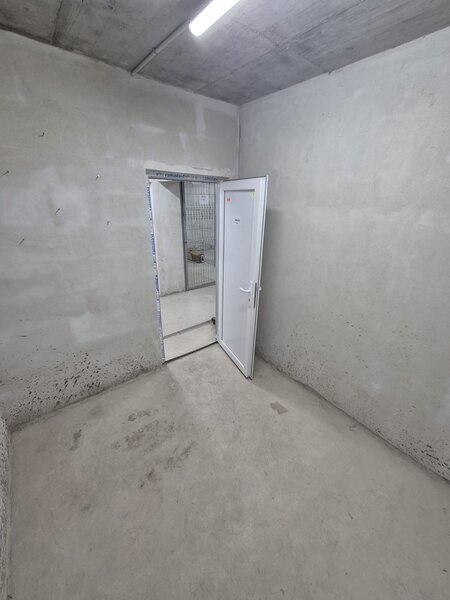 Inchiriez boxa depozitare 6,5 mp in Pipera (Ivory Residence), acces lift.